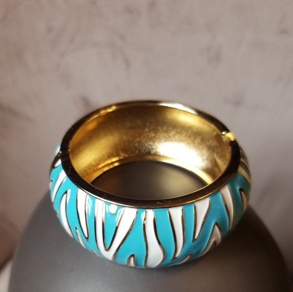 Elephant Head Bangle Stack - Picture 7 of 7